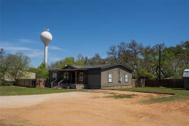 313 S Ave F Ave, Johnson City, TX 78636