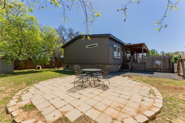 313 S Ave F Ave, Johnson City, TX 78636