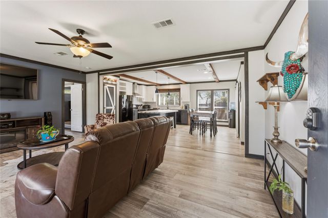 313 S Ave F Ave, Johnson City, TX 78636