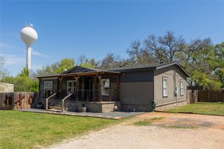 313 S Ave F Ave, Johnson City, TX 78636