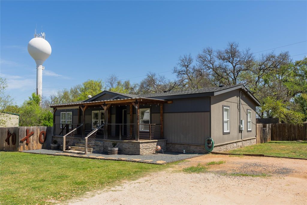 313 S Ave F Ave, Johnson City, TX 78636