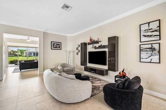 8769 Via Grande E, Wellington, FL 33411