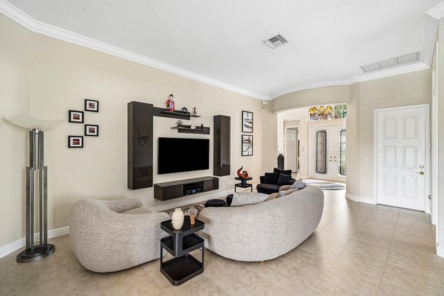 8769 Via Grande E, Wellington, FL 33411