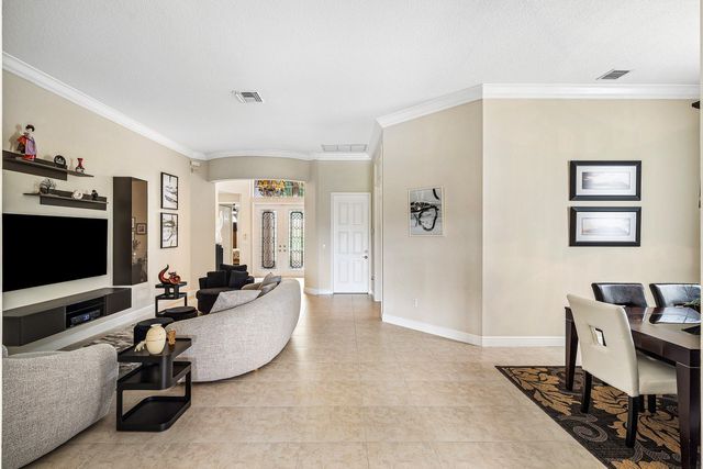 8769 Via Grande E, Wellington, FL 33411