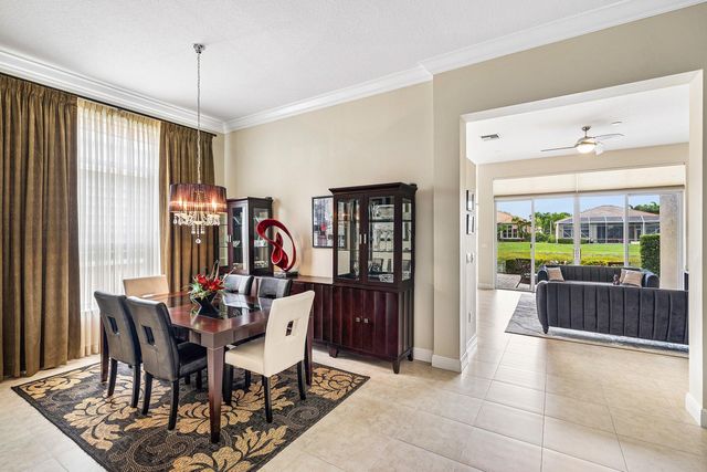 8769 Via Grande E, Wellington, FL 33411