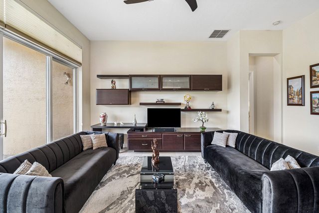 8769 Via Grande E, Wellington, FL 33411