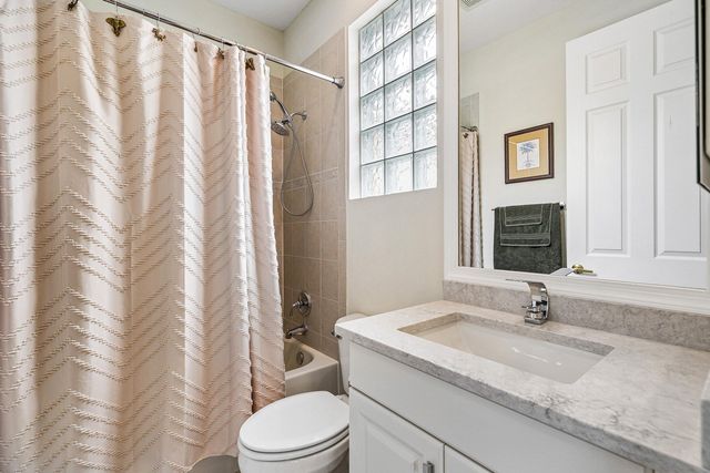 8769 Via Grande E, Wellington, FL 33411