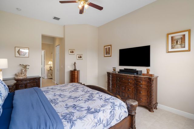 8769 Via Grande E, Wellington, FL 33411