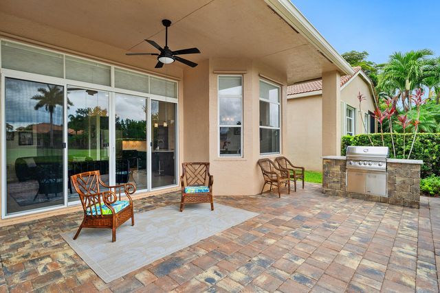 8769 Via Grande E, Wellington, FL 33411