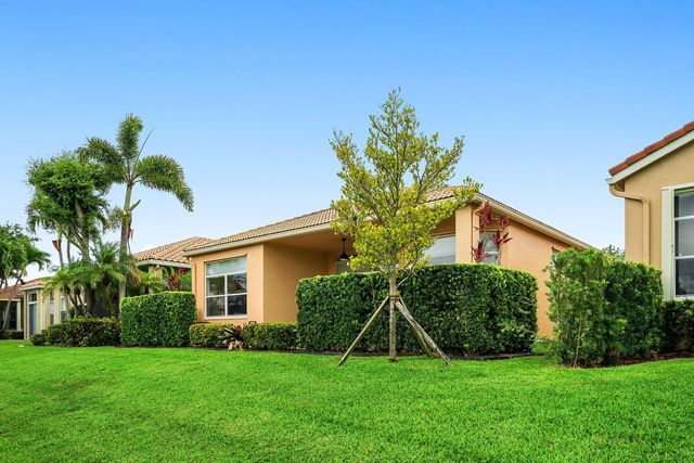 8769 Via Grande E, Wellington, FL 33411