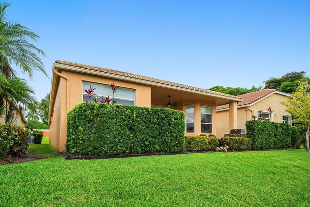 8769 Via Grande E, Wellington, FL 33411