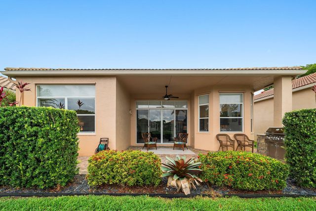 8769 Via Grande E, Wellington, FL 33411