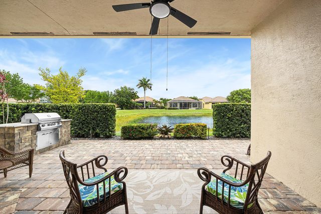 8769 Via Grande E, Wellington, FL 33411