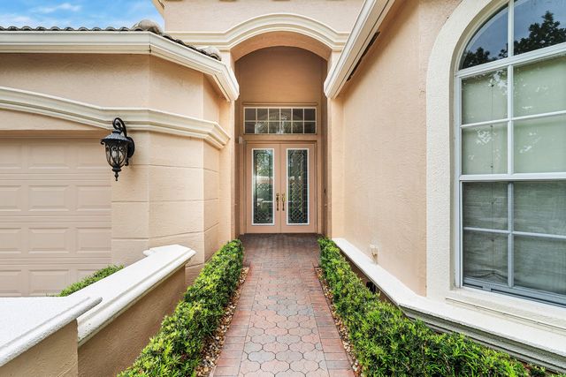 8769 Via Grande E, Wellington, FL 33411