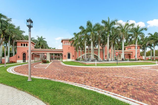8769 Via Grande E, Wellington, FL 33411
