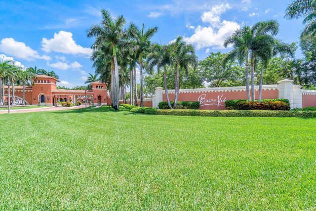 8769 Via Grande E, Wellington, FL 33411