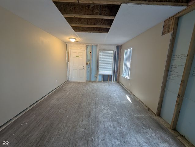 668 Day Break Drive, Greenwood, IN 46143