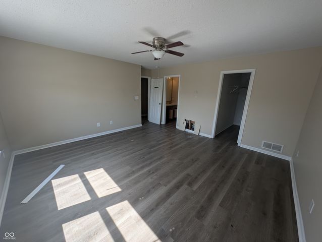 668 Day Break Drive, Greenwood, IN 46143