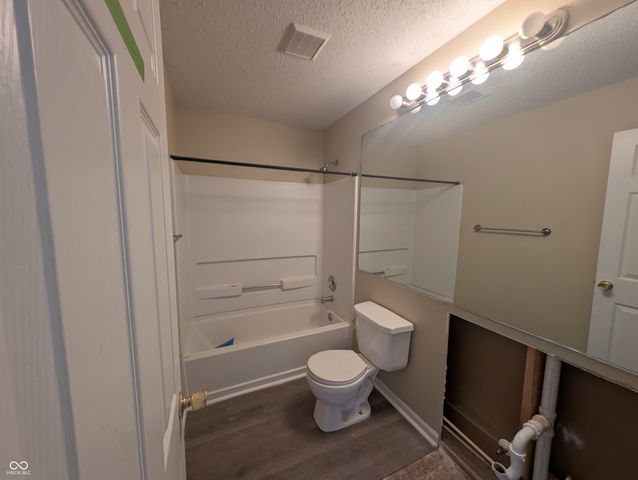 668 Day Break Drive, Greenwood, IN 46143