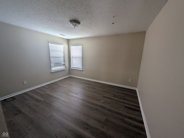 668 Day Break Drive, Greenwood, IN 46143