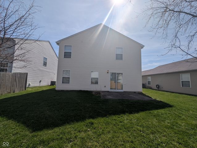 668 Day Break Drive, Greenwood, IN 46143