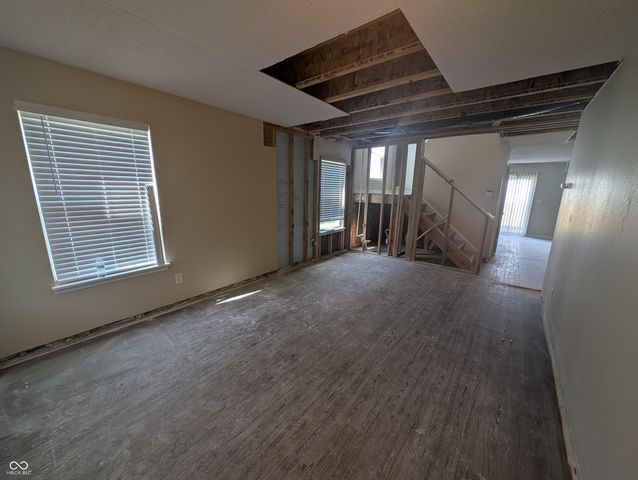 668 Day Break Drive, Greenwood, IN 46143