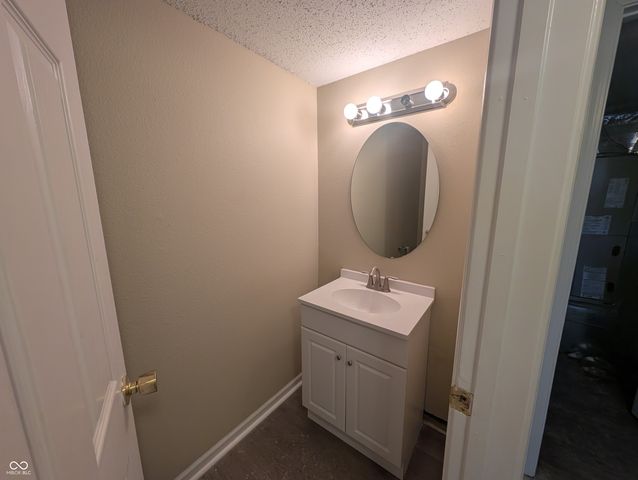 668 Day Break Drive, Greenwood, IN 46143