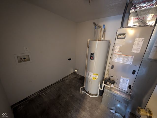 668 Day Break Drive, Greenwood, IN 46143