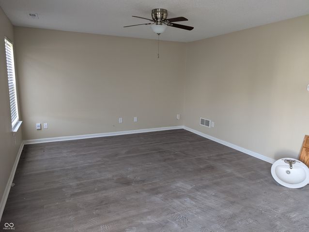 668 Day Break Drive, Greenwood, IN 46143