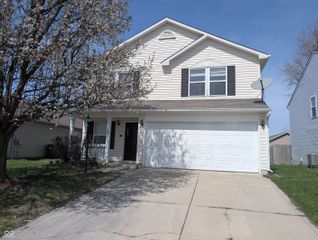 668 Day Break Drive, Greenwood, IN 46143