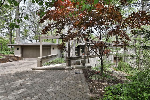 815 Lookout Point Drive, Columbus, OH 43235