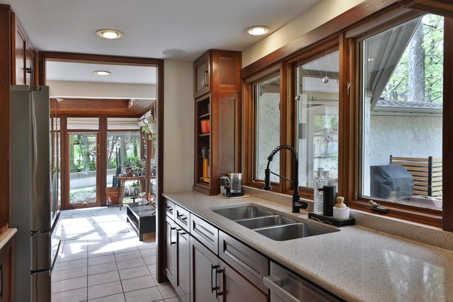 815 Lookout Point Drive, Columbus, OH 43235