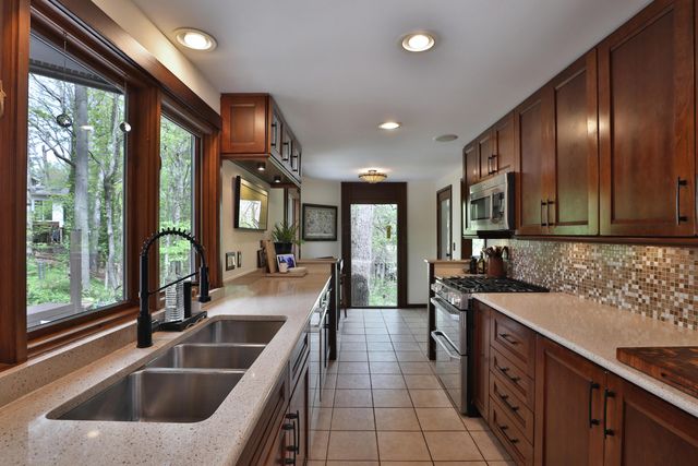 815 Lookout Point Drive, Columbus, OH 43235