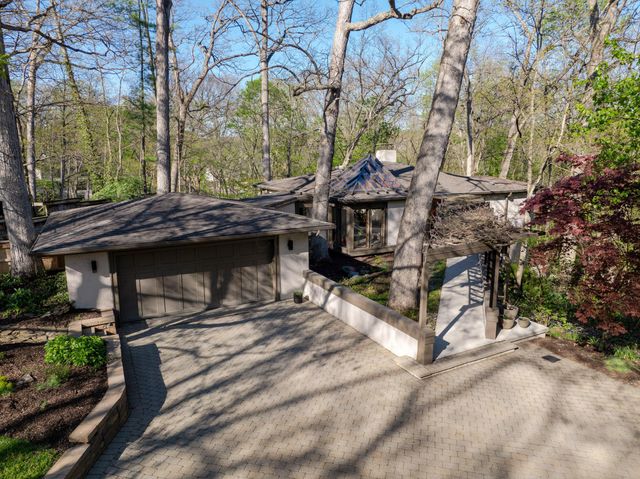 815 Lookout Point Drive, Columbus, OH 43235
