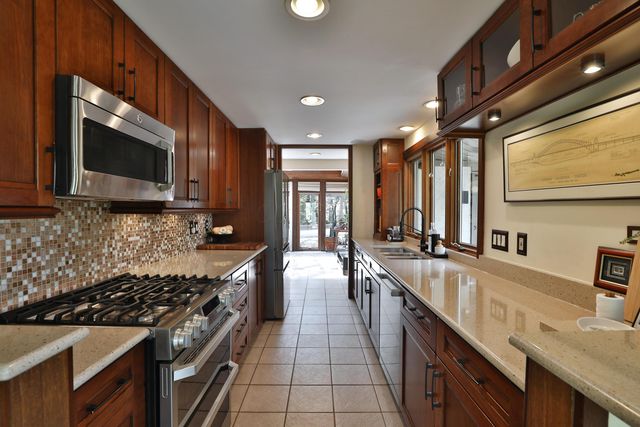 815 Lookout Point Drive, Columbus, OH 43235