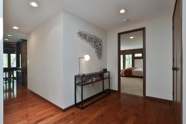 815 Lookout Point Drive, Columbus, OH 43235