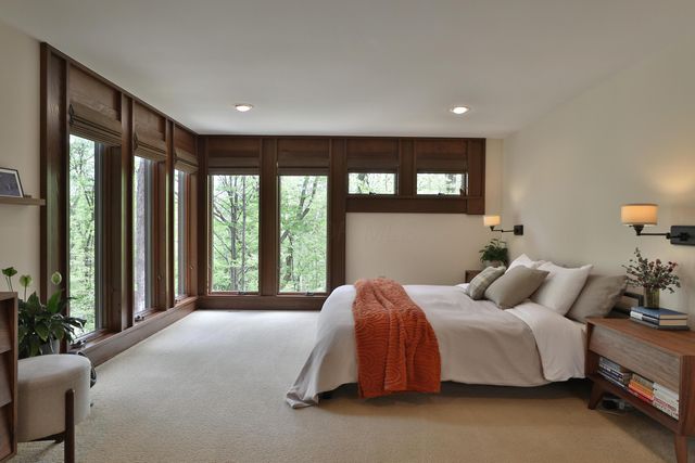 815 Lookout Point Drive, Columbus, OH 43235