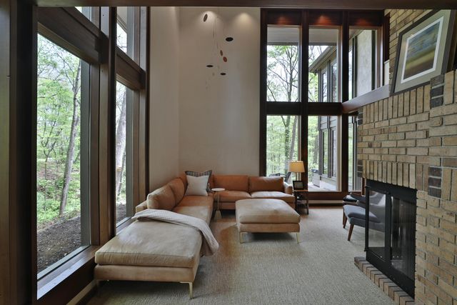 815 Lookout Point Drive, Columbus, OH 43235