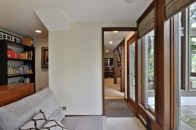 815 Lookout Point Drive, Columbus, OH 43235