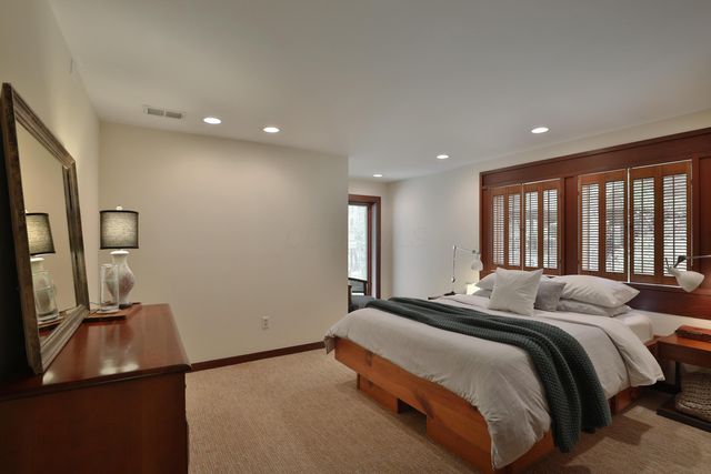 815 Lookout Point Drive, Columbus, OH 43235