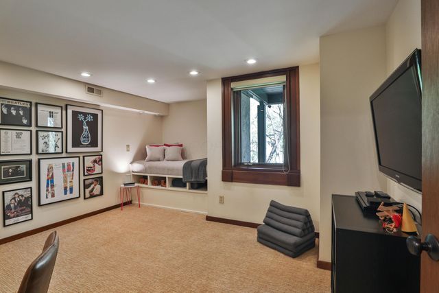 815 Lookout Point Drive, Columbus, OH 43235
