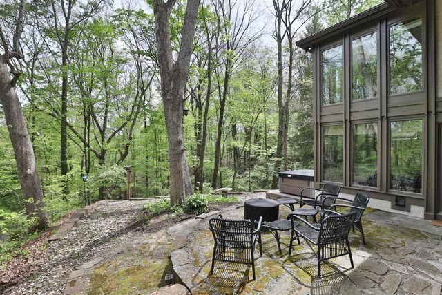 815 Lookout Point Drive, Columbus, OH 43235