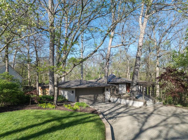 815 Lookout Point Drive, Columbus, OH 43235