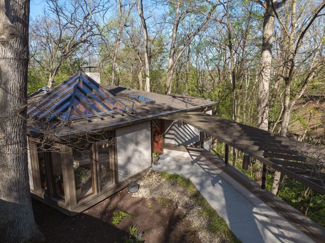 815 Lookout Point Drive, Columbus, OH 43235