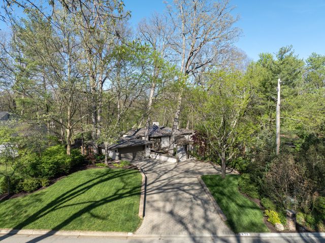 815 Lookout Point Drive, Columbus, OH 43235