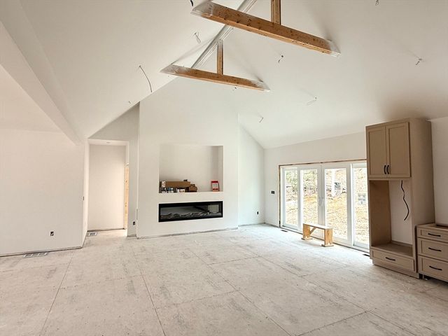 558 Haynes St., Sturbridge, MA 01566