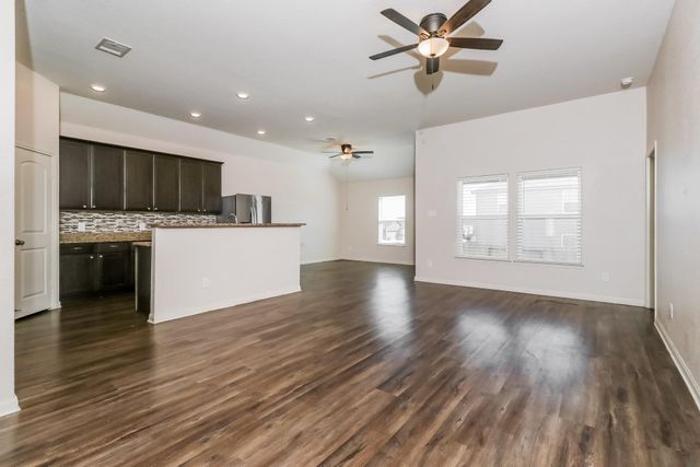 20017 Hubert R. Humphrey RD, Manor, TX 78653