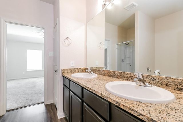 20017 Hubert R. Humphrey RD, Manor, TX 78653