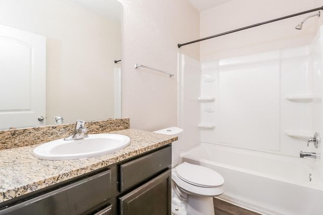 20017 Hubert R. Humphrey RD, Manor, TX 78653