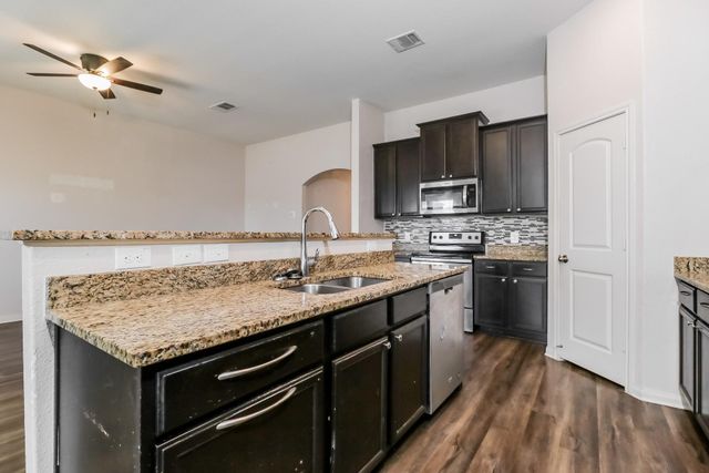 20017 Hubert R. Humphrey RD, Manor, TX 78653